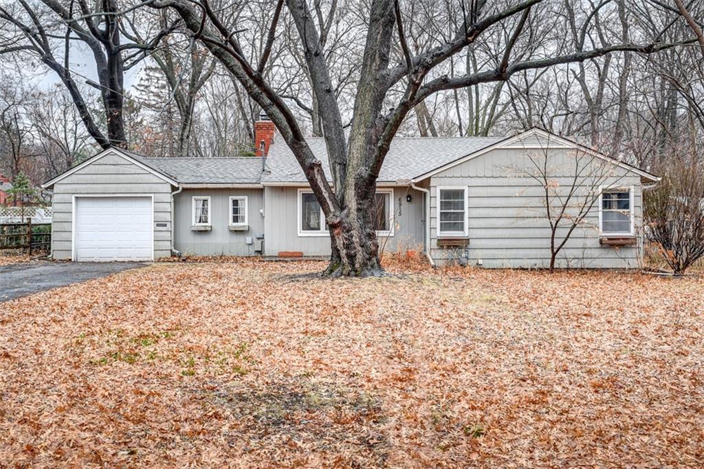 6915 Glenwood Street, Overland Park, KS 66204 Compass