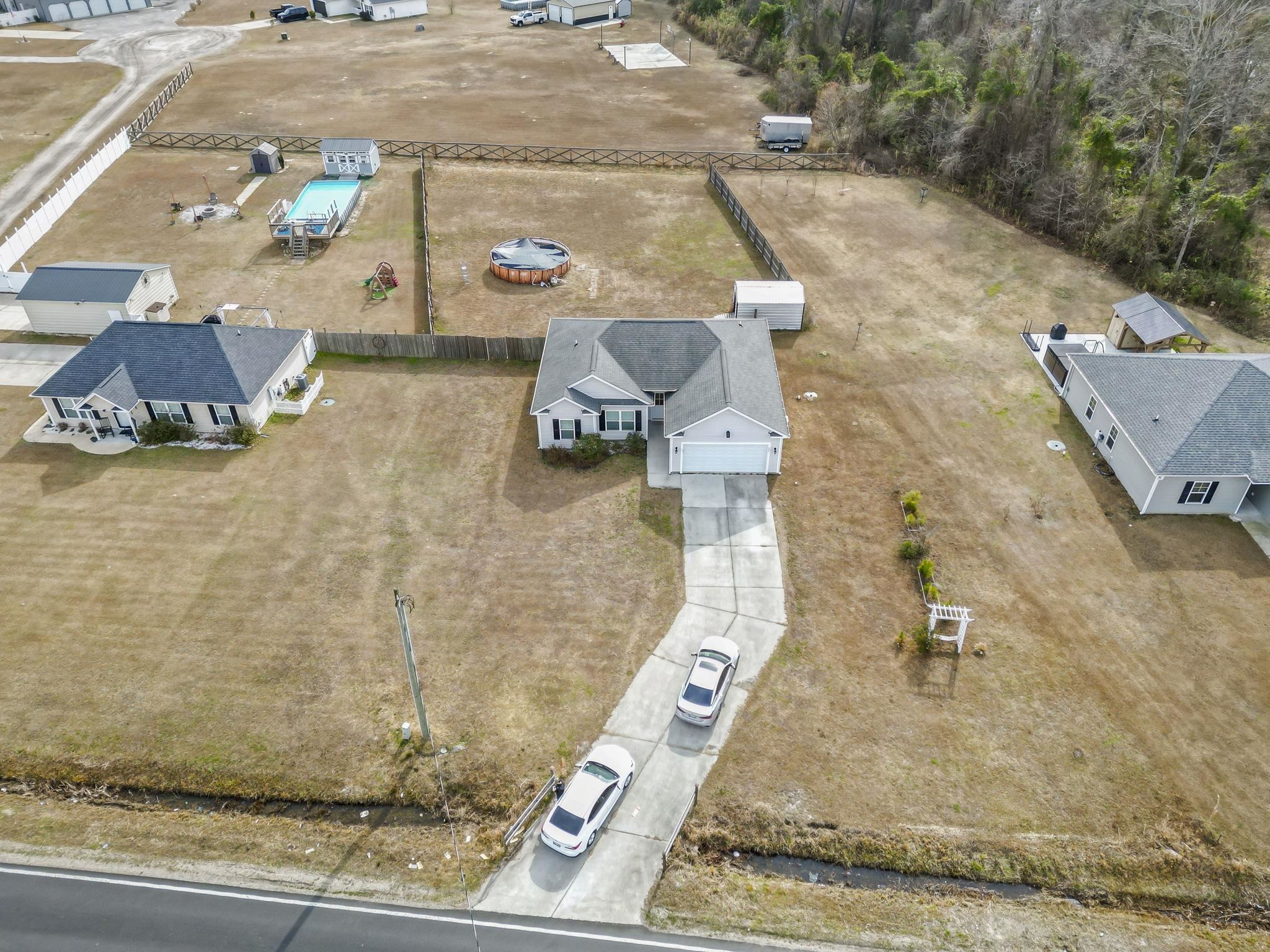 431 Hallie Martin Road Conway, SC 29527 - Photo 3 of 33