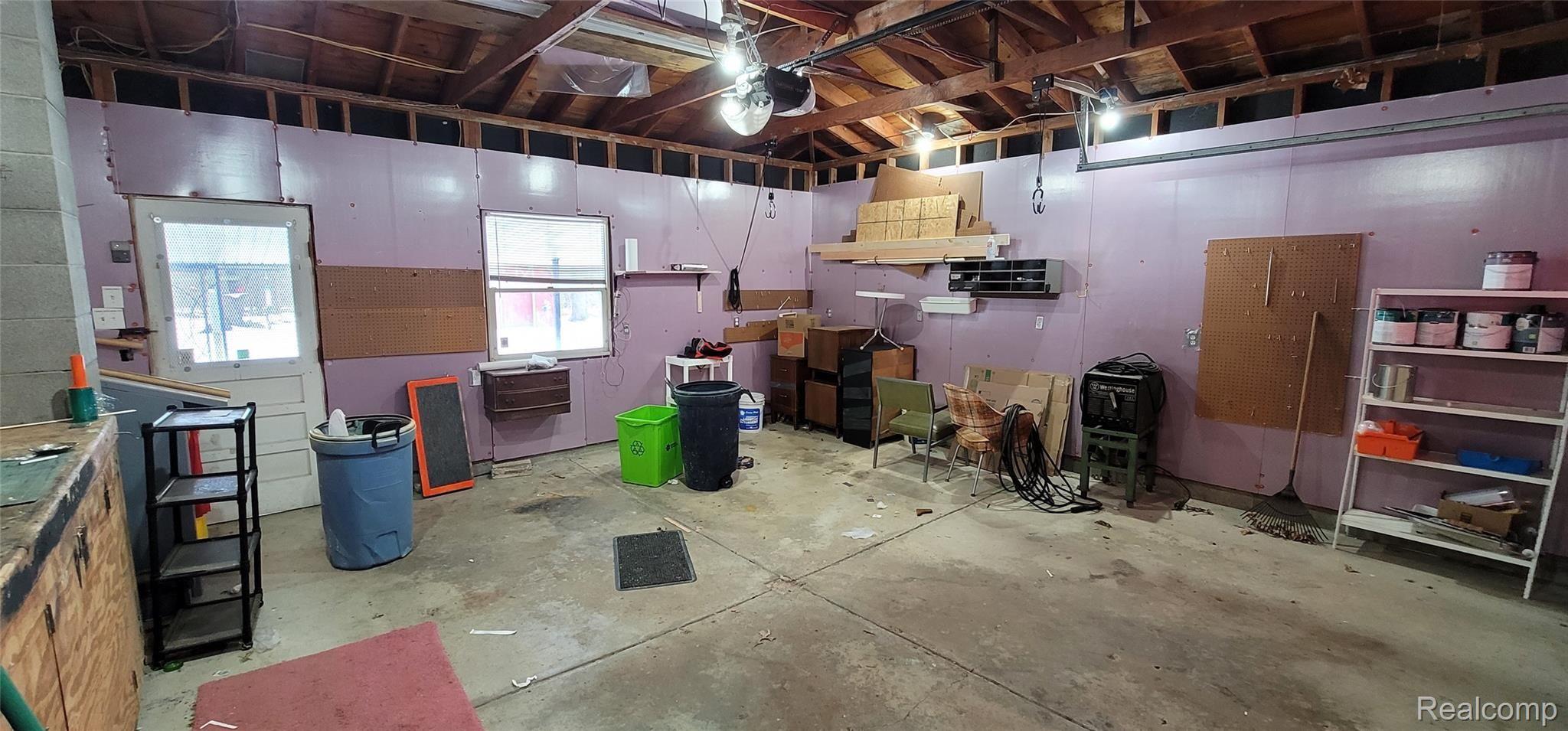 2405 Murphy Road Flint, MI 48504 - Photo 21 of 35 20210225_153705.jpg