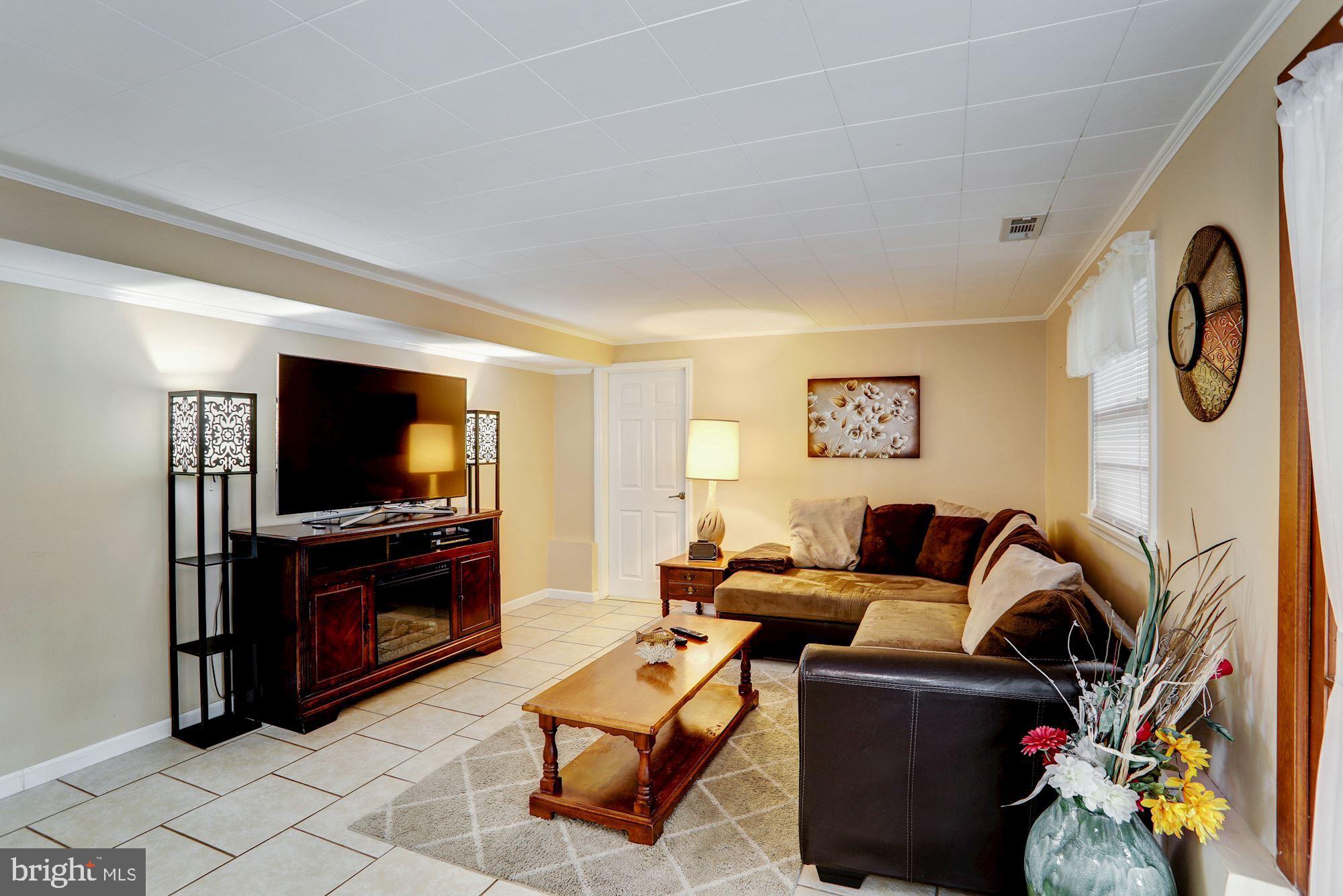 111 Parry Road Cinnaminson, NJ 08077 - Photo 4 of 31 Gallery Image 4