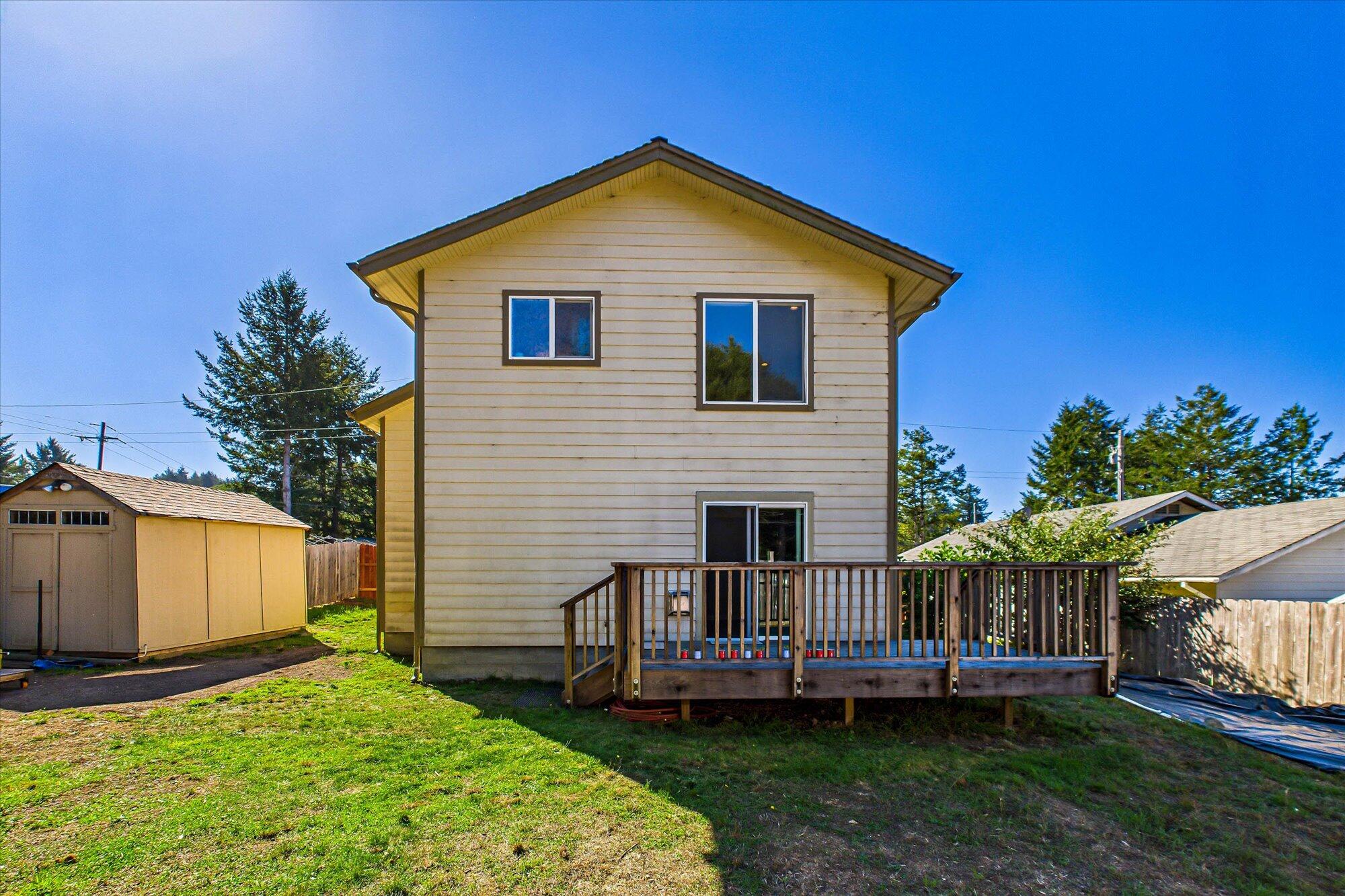199 Spring Road Whitethorn, CA 95589 - Photo 28 of 37