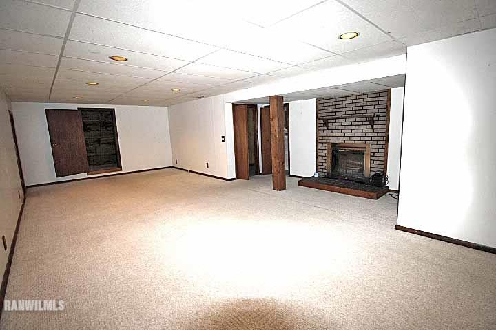 1763 East Currier Road Freeport, IL 61032 - Photo 19 of 24 Gallery Image 19