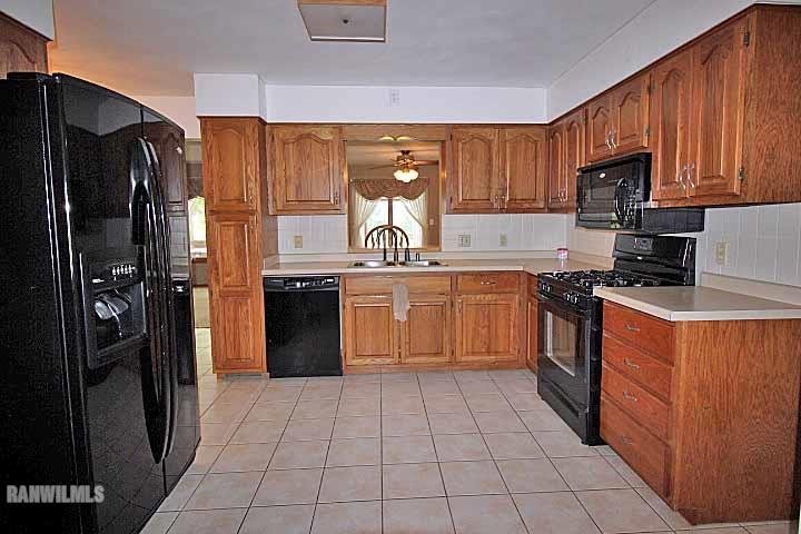 1763 East Currier Road Freeport, IL 61032 - Photo 2 of 24 Gallery Image 2