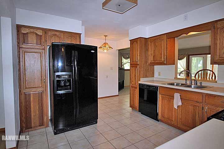 1763 East Currier Road Freeport, IL 61032 - Photo 3 of 24 Gallery Image 3