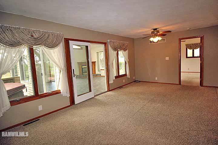1763 East Currier Road Freeport, IL 61032 - Photo 6 of 24 Gallery Image 6
