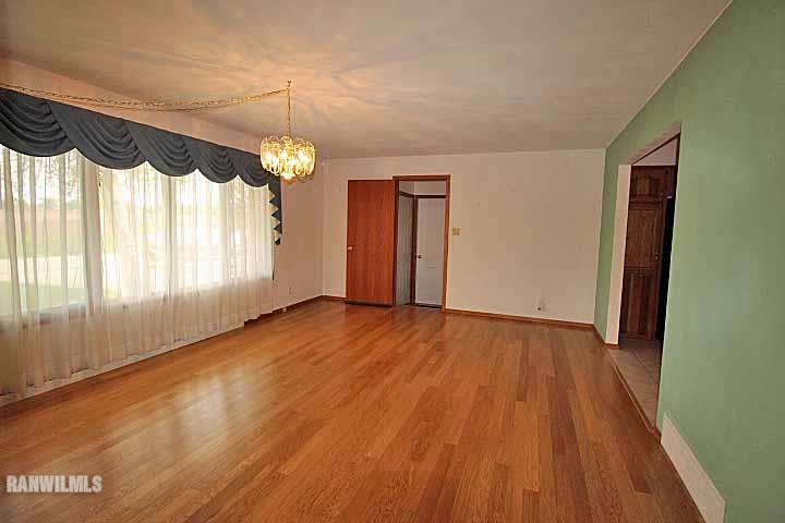 1763 East Currier Road Freeport, IL 61032 - Photo 8 of 24 Gallery Image 8