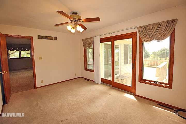 1763 East Currier Road Freeport, IL 61032 - Photo 10 of 24 Gallery Image 10