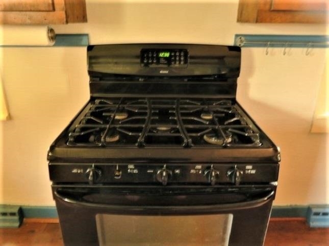 4113 Spring Hill Road Staunton, VA 24401 - Photo 13 of 49 a close up of a stove
