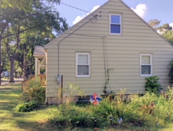 227 Edendale Street Springfield, MA 01104 - Photo 4 of 11