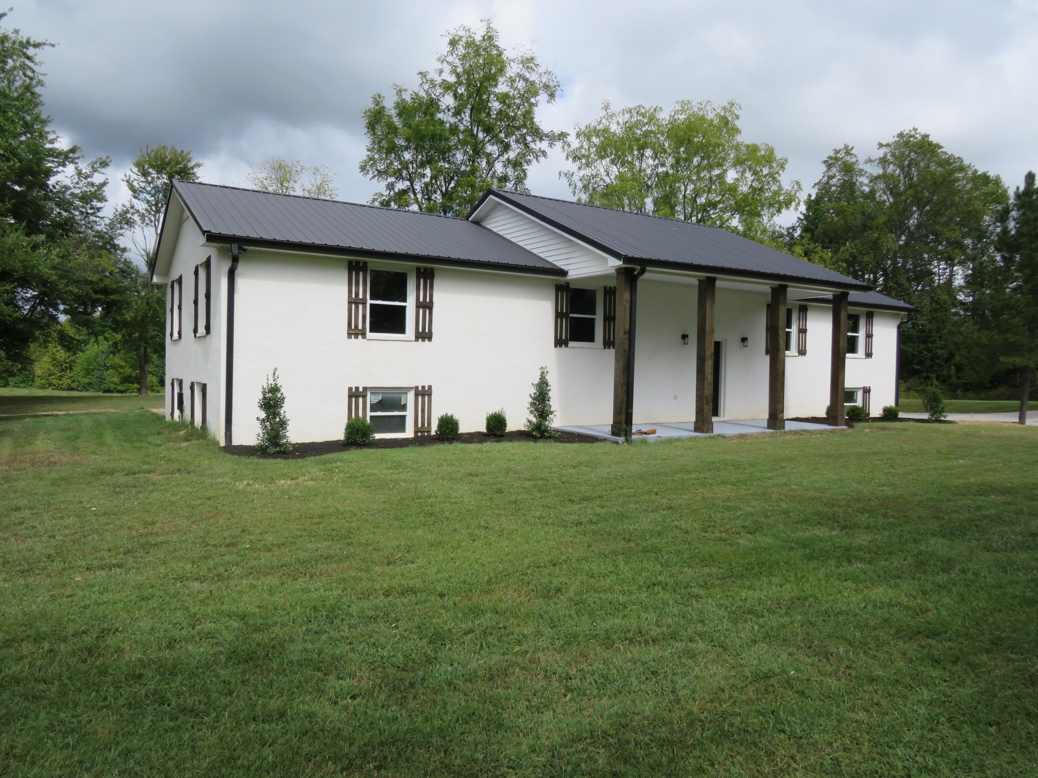 315 Bob Perry Road Bethpage, TN 37022 - Photo 1 of 30 Gallery Image 1