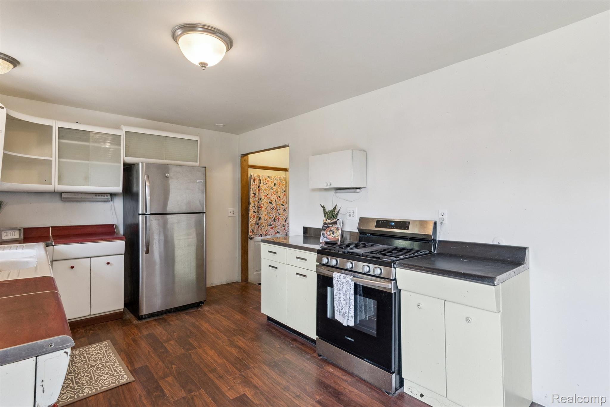 1100 Ridge Road South Canton, MI 48188 - Photo 17 of 51 Kitchen