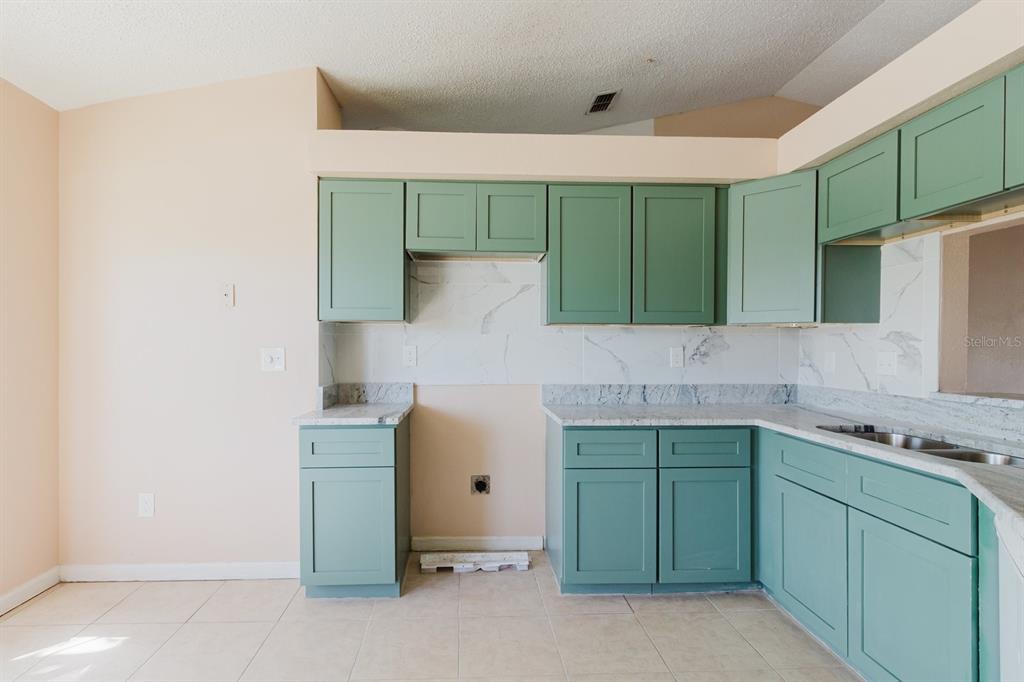 7804 Wilmar Court Port Richey, FL 34668 - Photo 13 of 82