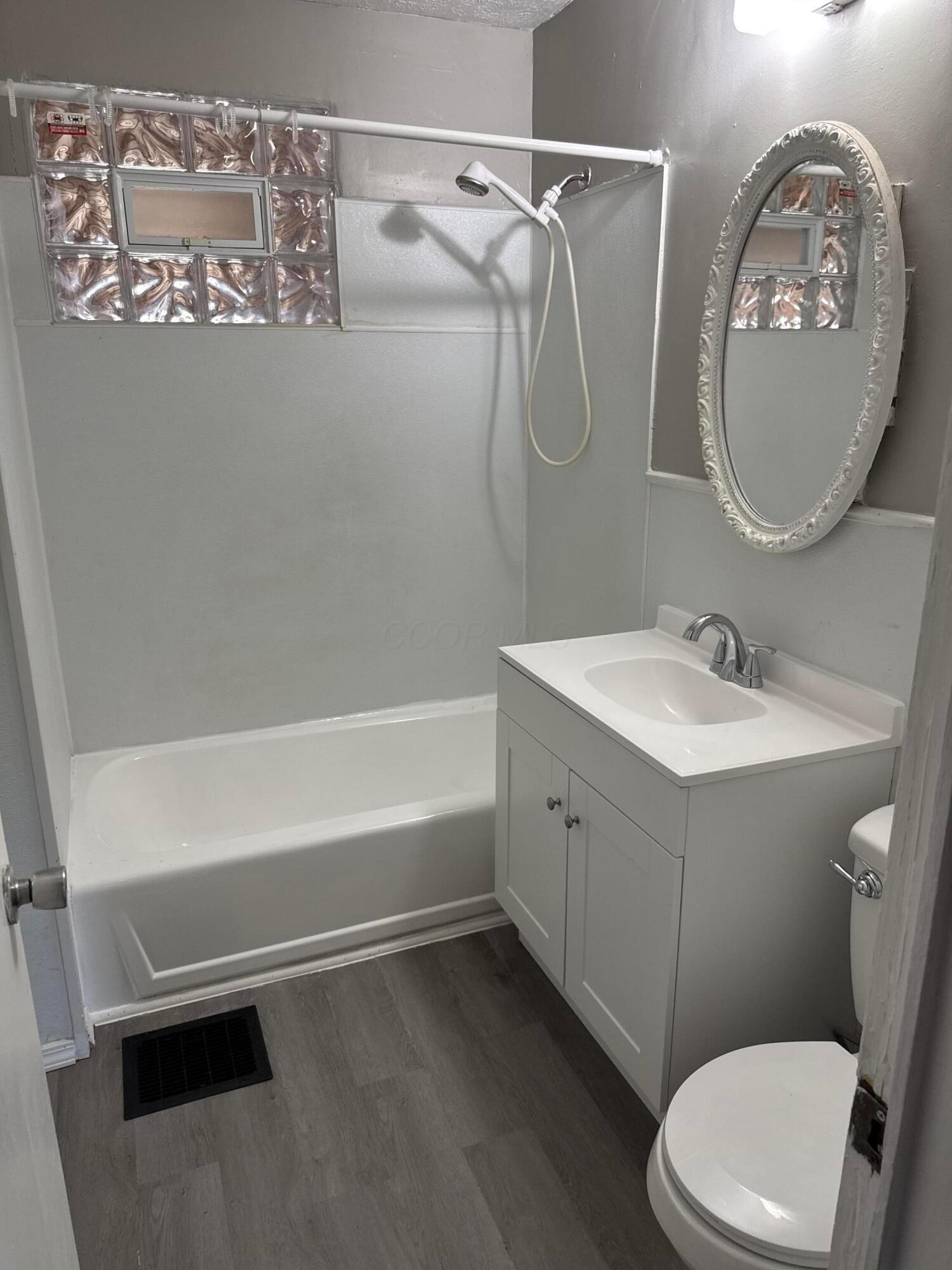 2499 Howey Road Columbus, OH 43211 - Photo 4 of 13 bathroom