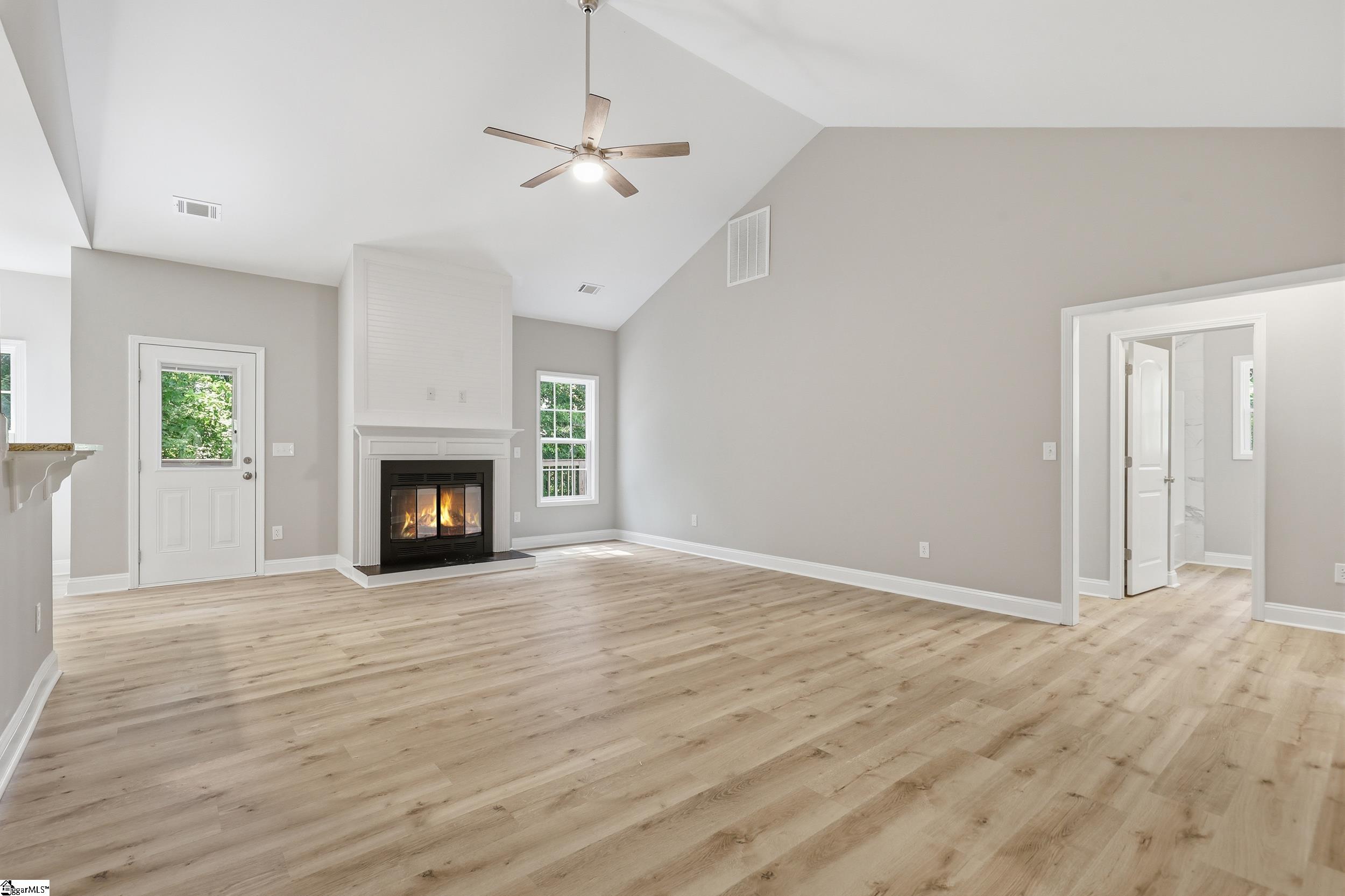 146 Windmont Road Pickens, SC 29671 - Photo 7 of 39