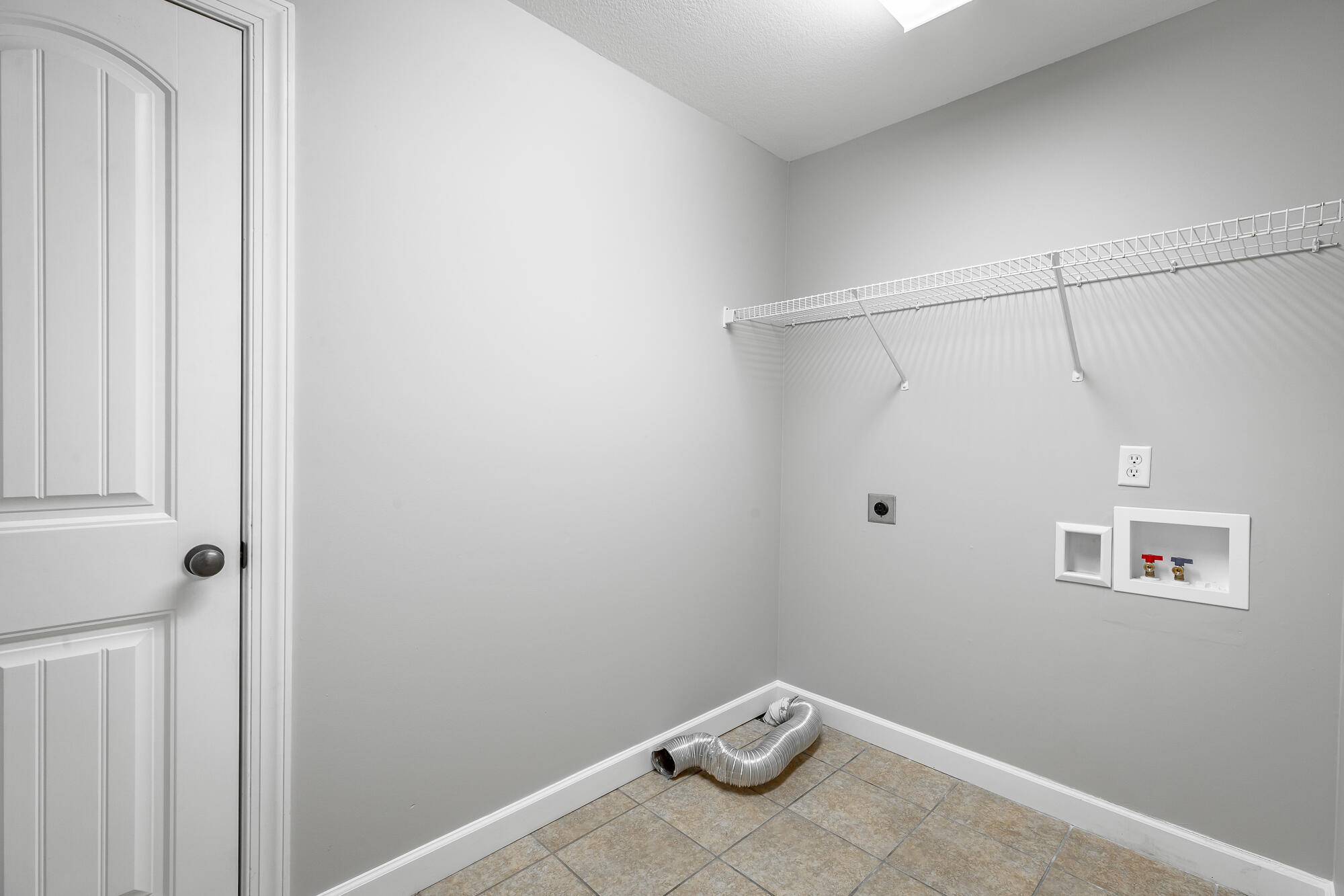 8070 Dudley Road Chattanooga, TN 37421 - Photo 13 of 33 Laundry Room