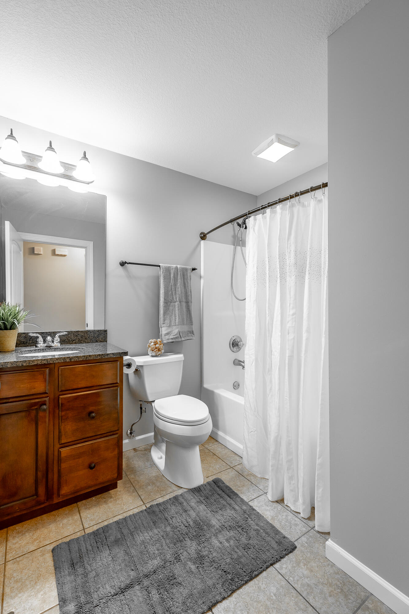 8070 Dudley Road Chattanooga, TN 37421 - Photo 19 of 33 Guest Bath