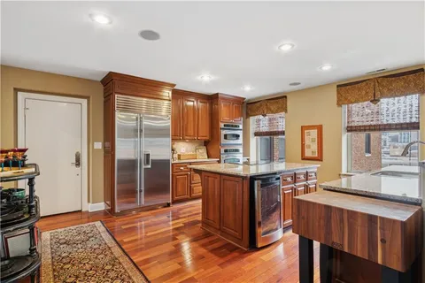 $625,000 | 229 Ward Parkway, Unit 604B, Kansas City, MO 64112