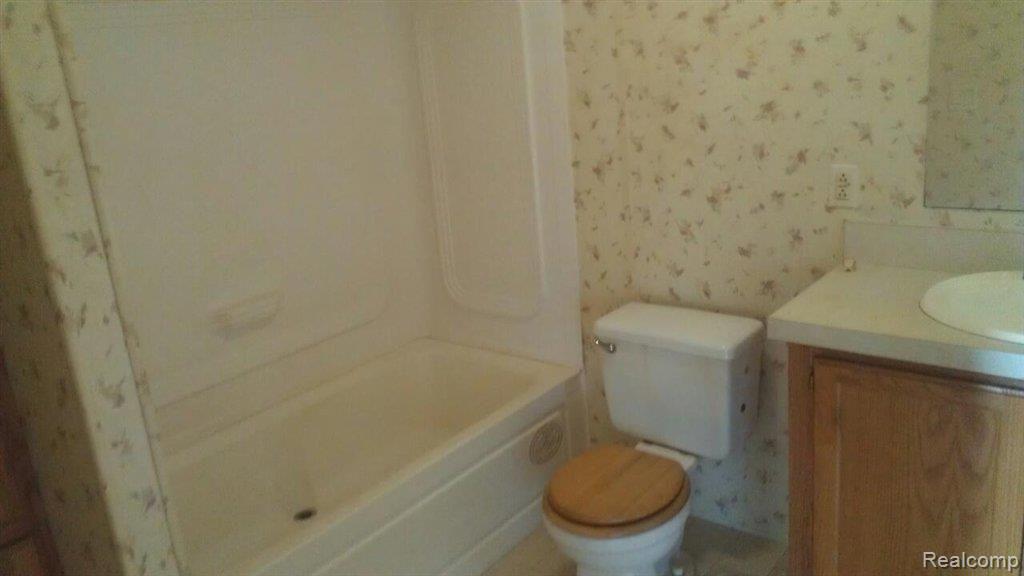 7111 Arendt Road Yale, MI 48097 - Photo 4 of 7 bath.jpg
