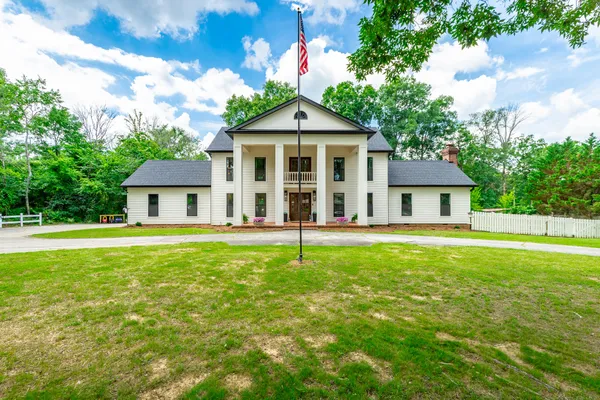 $920,000 | 9204 Hopi Trail, Ooltewah, TN 37363