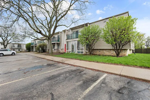 $195,000 | 2434 Independence Lane, Unit 108, Madison, WI 53704