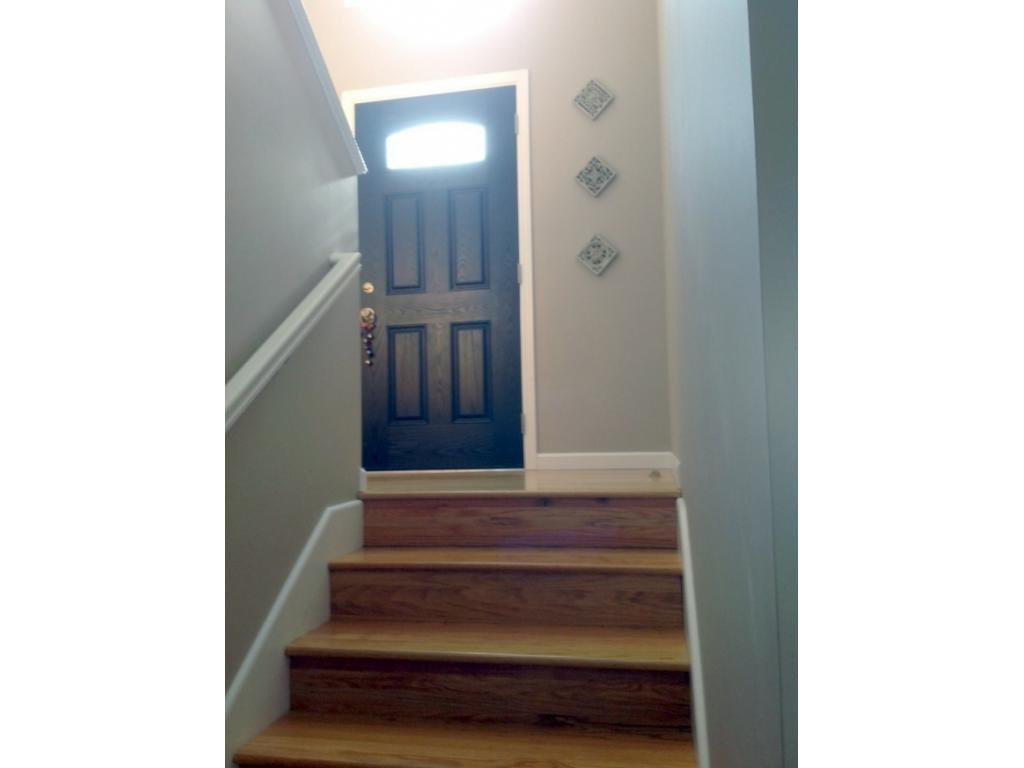 275 Shipley Road Gray, TN 37615 - Photo 22 of 36 Foyer going Down