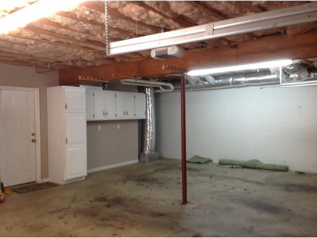 275 Shipley Road Gray, TN 37615 - Photo 29 of 36 Garage Cabinetry