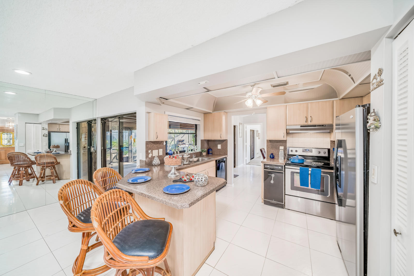 9155 Bedford Drive Boca Raton, FL 33434 - Photo 14 of 45 Kitchen