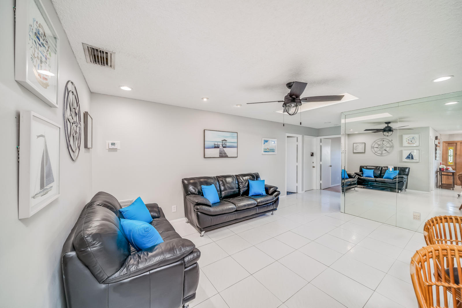 9155 Bedford Drive Boca Raton, FL 33434 - Photo 17 of 45 Family Room