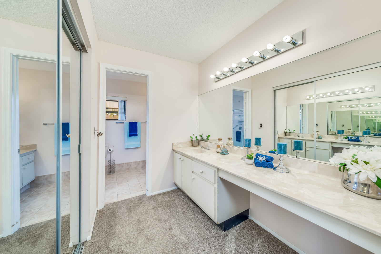 9155 Bedford Drive Boca Raton, FL 33434 - Photo 20 of 45 Dressing area