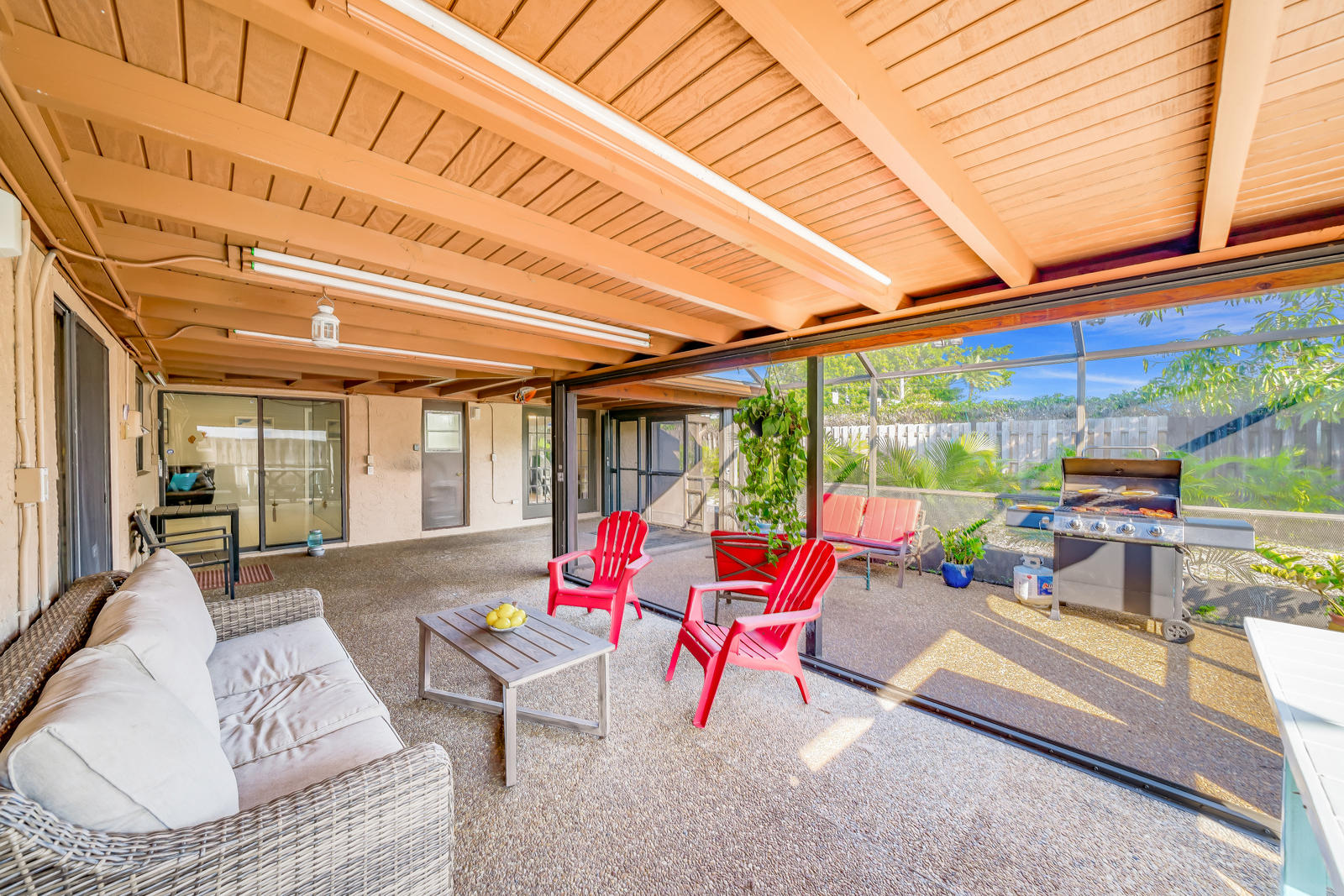 9155 Bedford Drive Boca Raton, FL 33434 - Photo 33 of 45 Covered/Screened Patio