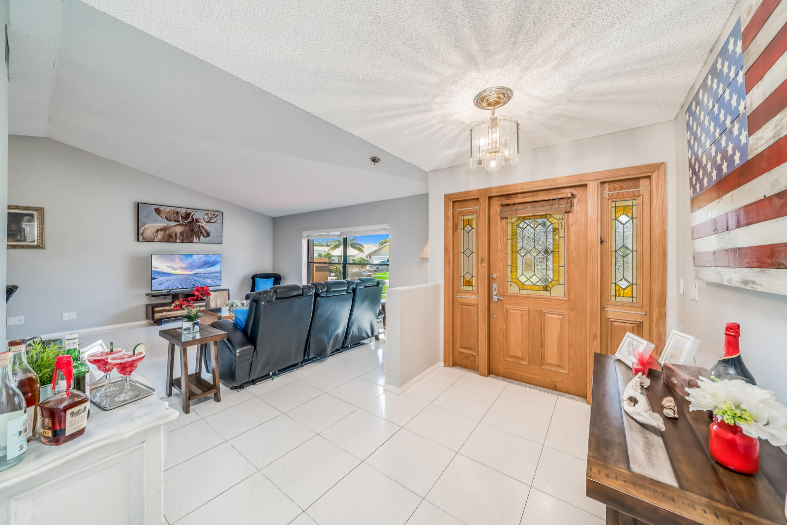 Walk in to Spacious!!!!