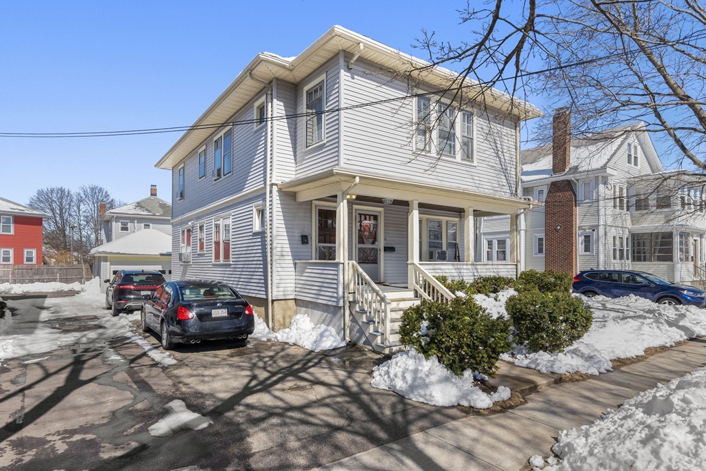14 Windsor Road Quincy, MA 02171 - Photo 3 of 19 Gallery Image 3
