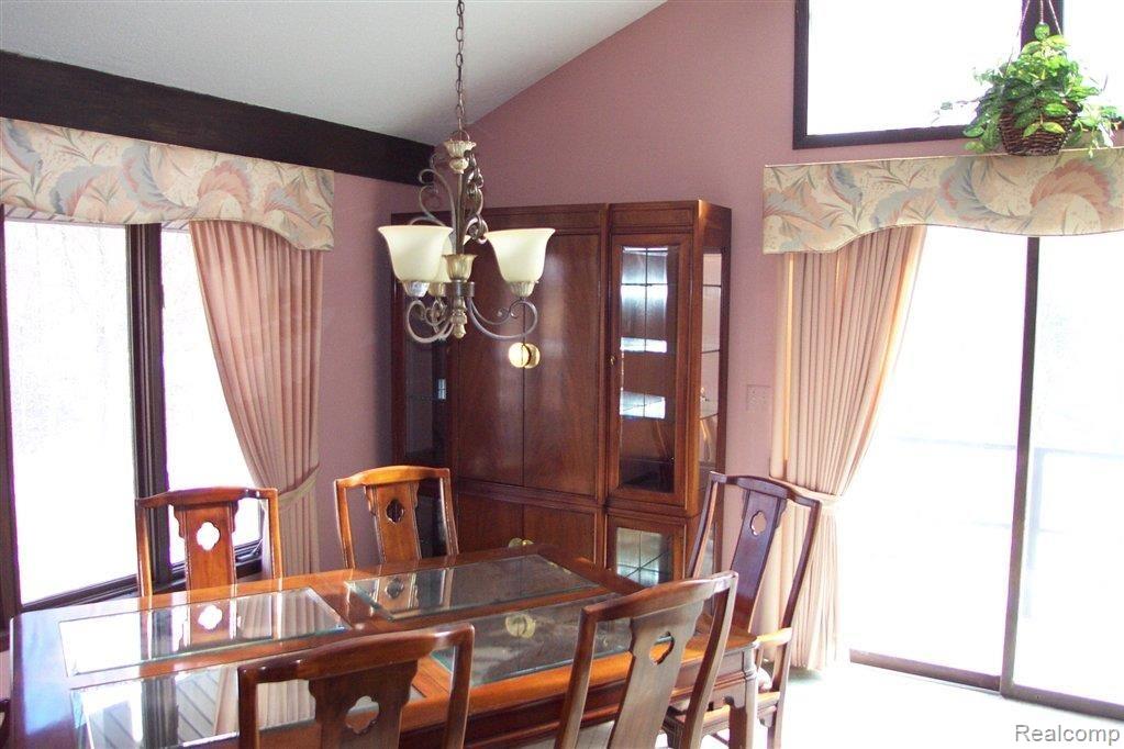 56492 Hayes Road Macomb, MI 48042 - Photo 8 of 18 Dining Room