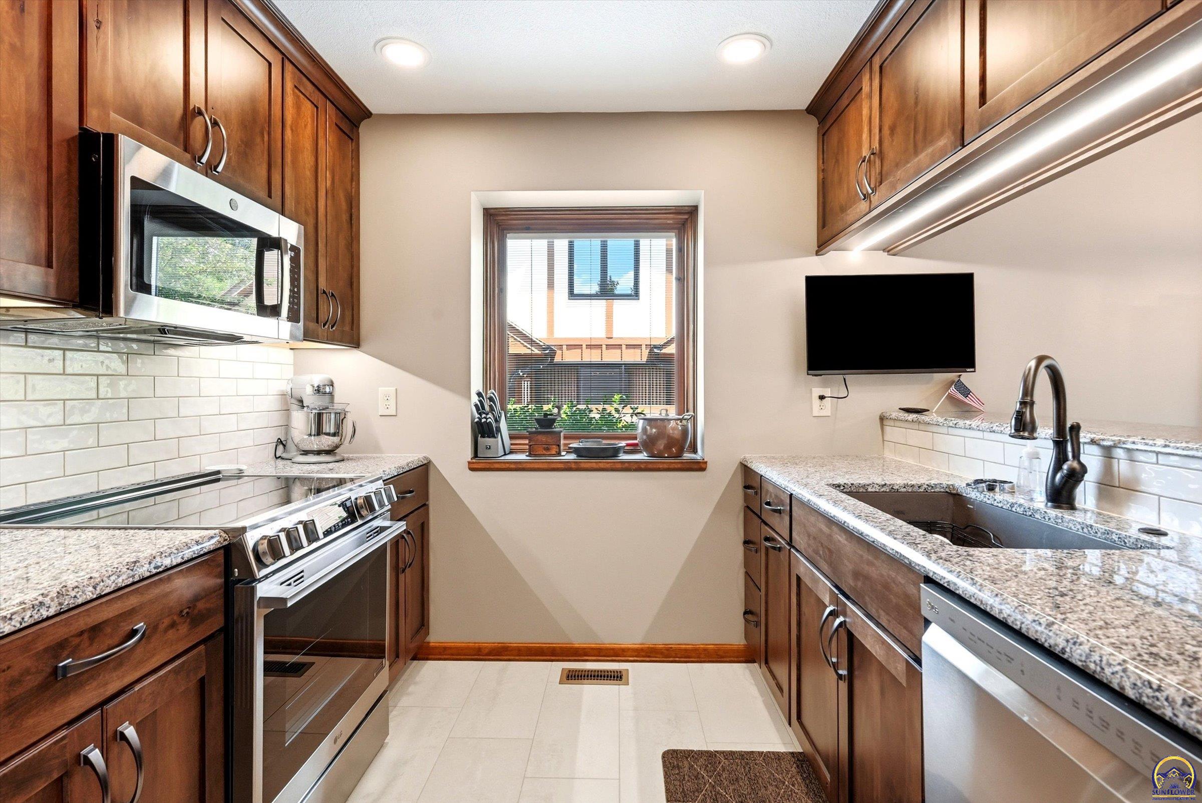 5641 Southwest Hawick Lane Topeka, KS 66614 - Photo 18 of 39