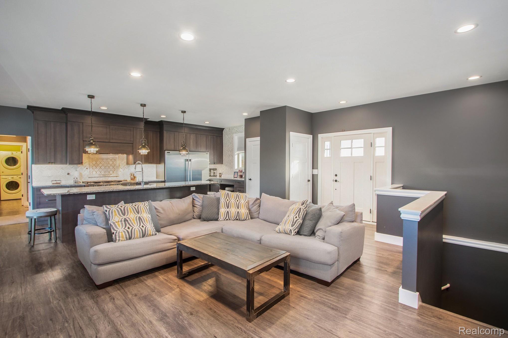 2086 Palms Road Columbus, MI 48063 - Photo 7 of 31 012121_21.jpg