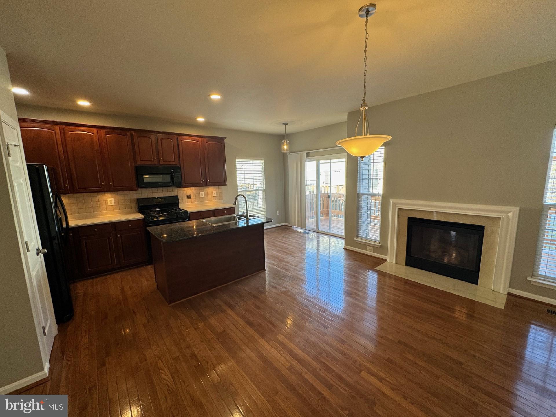 14190 Hunters Run Way Gainesville, VA 20155 - Photo 7 of 34