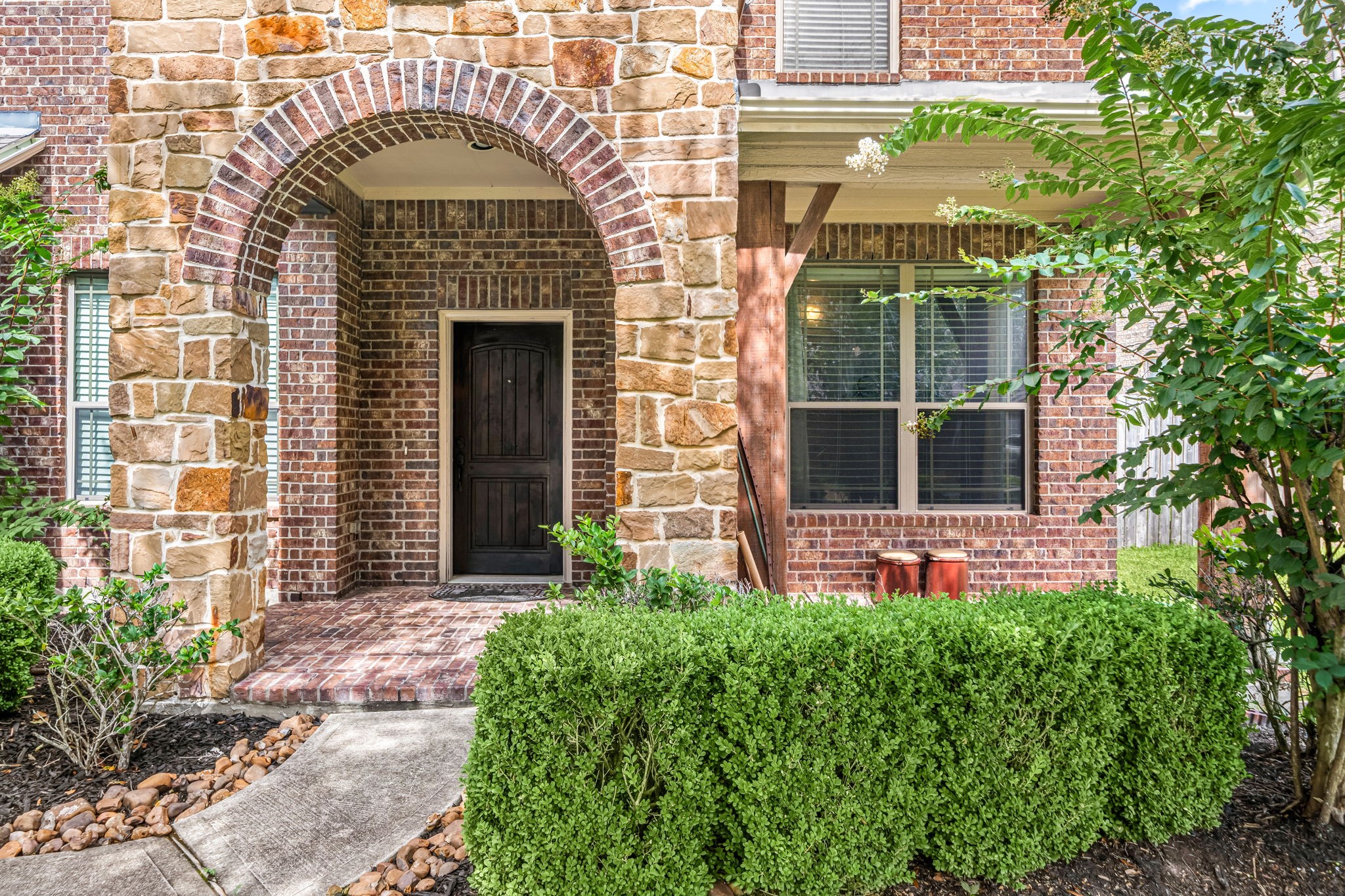 5110 Ruby Rock Way Richmond, TX 77407 - Photo 5 of 27 a front view of a house with garden