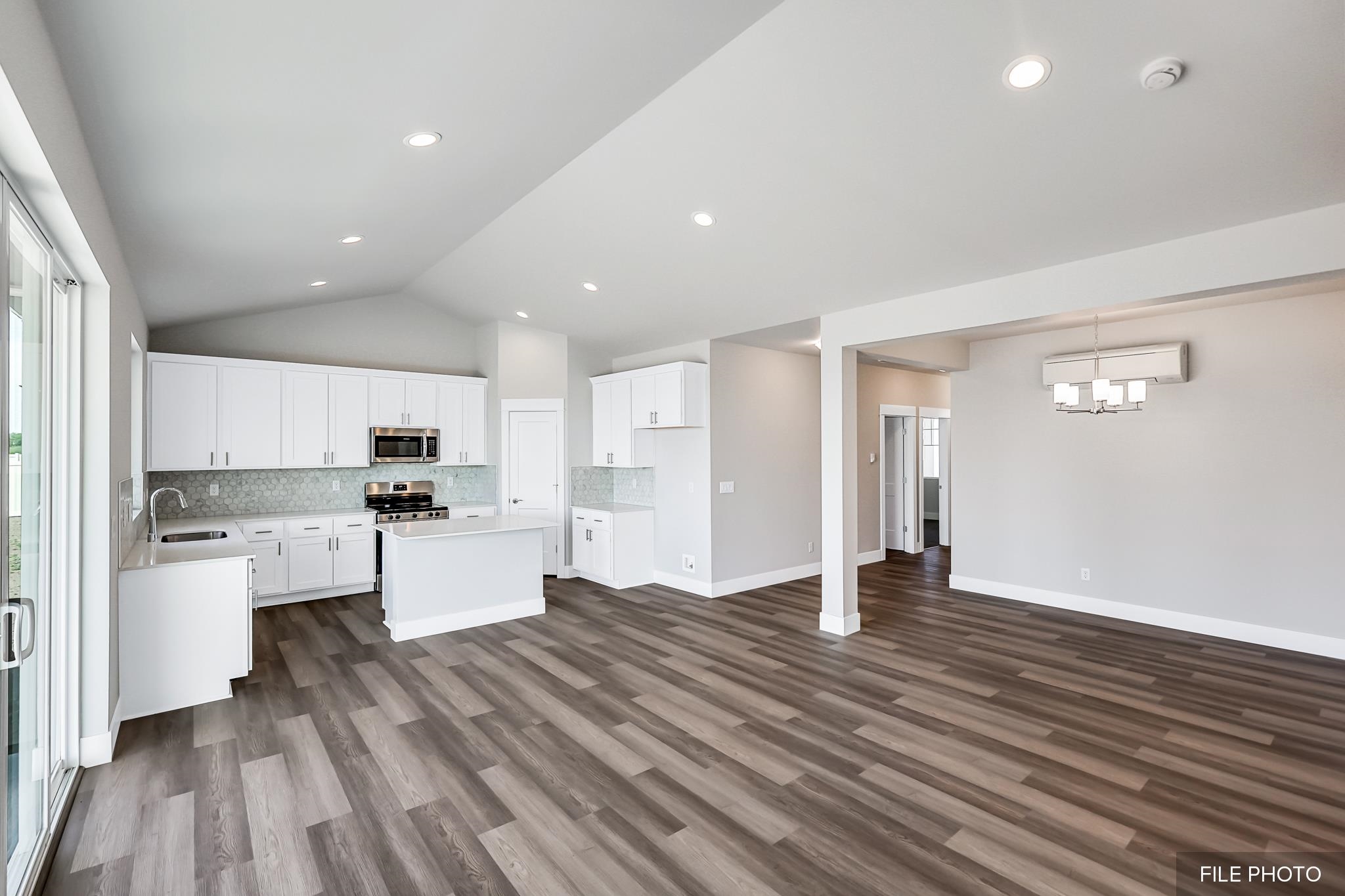 5871 South Sherri Lee Road Spokane, WA 99224 - Photo 11 of 33