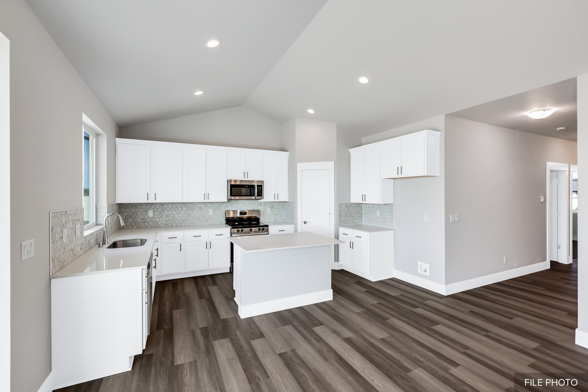 5871 South Sherri Lee Road Spokane, WA 99224 - Photo 12 of 33