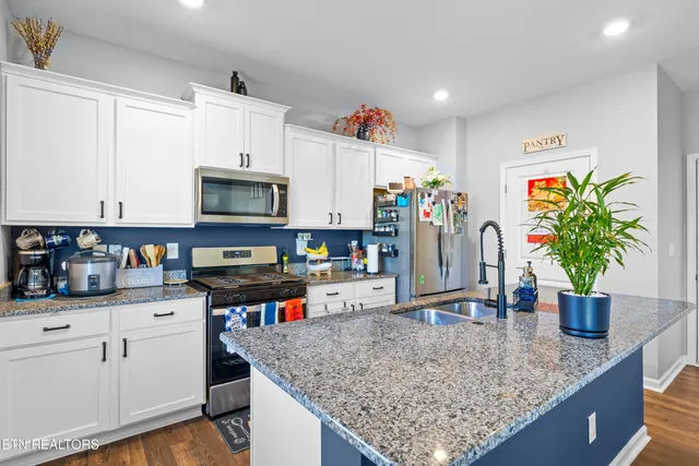 $469,900 | 7425 Grey Flannel Lane, Knoxville, TN 37931