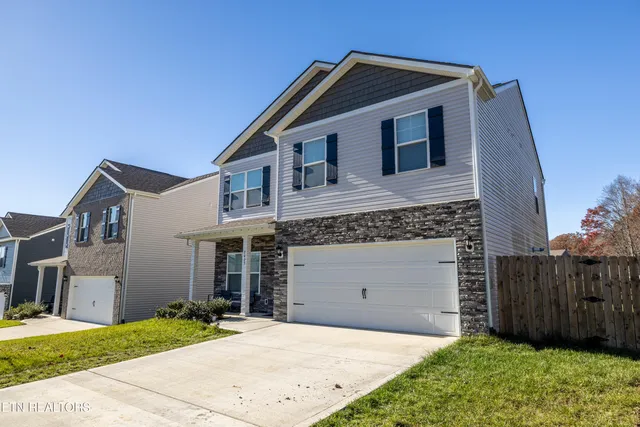 $469,900 | 7425 Grey Flannel Lane, Knoxville, TN 37931