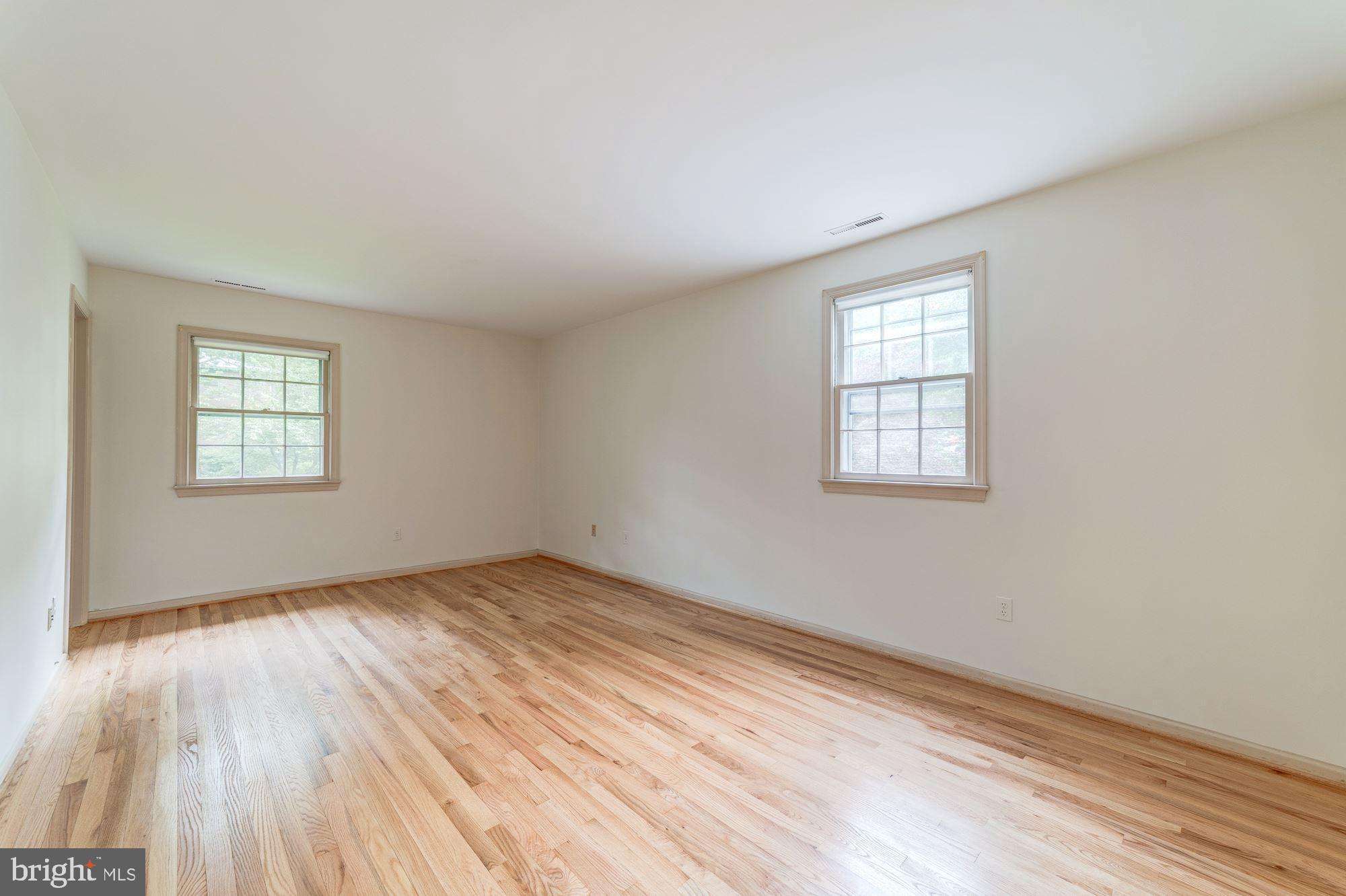 9518 Rockport Road Vienna, VA 22180 - Photo 12 of 27 Master bedroom