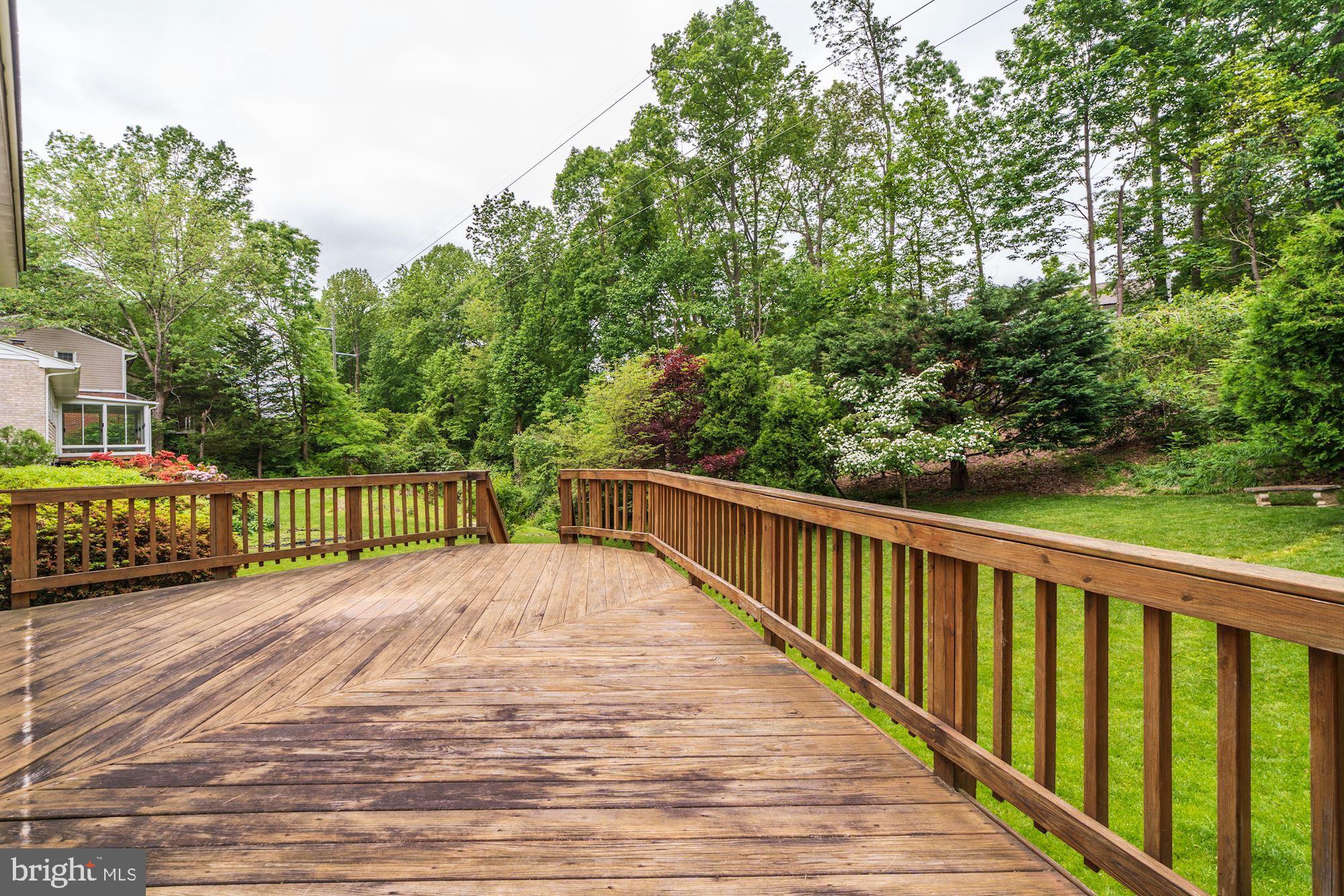 9518 Rockport Road Vienna, VA 22180 - Photo 24 of 27 Deck