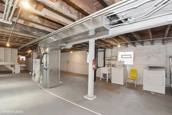 $1,850 | 4303 North Sawyer Avenue, Unit 1R, Chicago, IL 60618