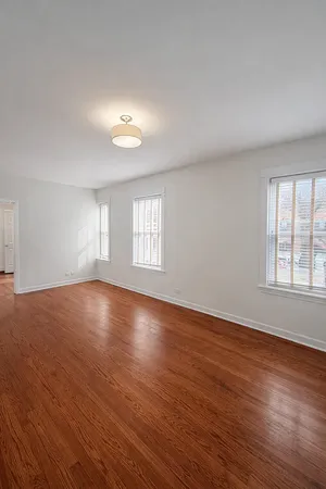 $1,850 | 4303 North Sawyer Avenue, Unit 1R, Chicago, IL 60618