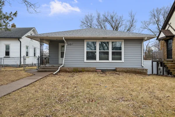 $209,900 | 1611 East High Street, Davenport, IA 52803