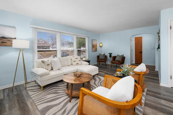 $209,900 | 1611 East High Street, Davenport, IA 52803