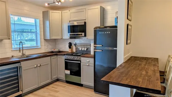 $138,900 | 2950 Southeast Ocean Boulevard, Unit 52, Stuart, FL 34996