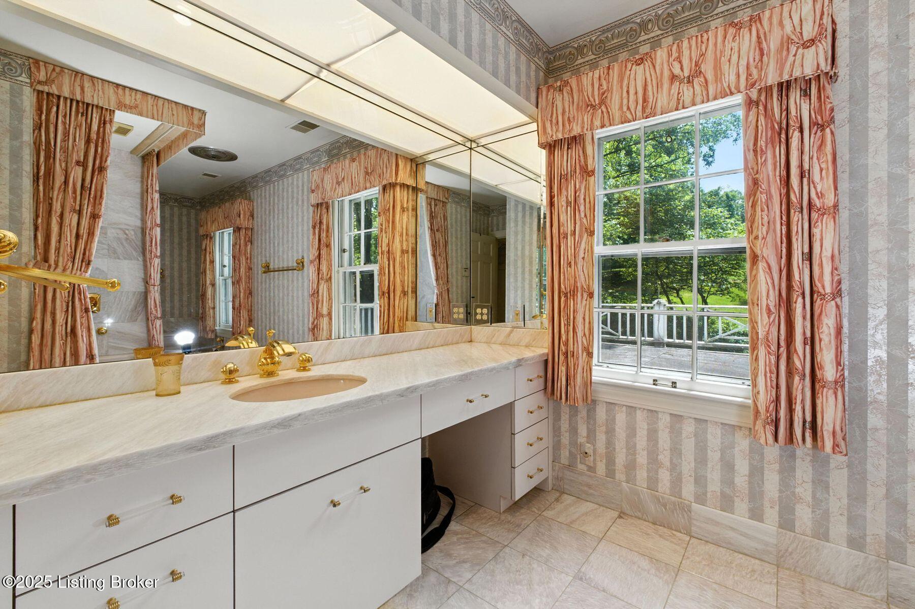 123 Arrowhead Road Louisville, KY 40207 - Photo 24 of 50 photo_online_024