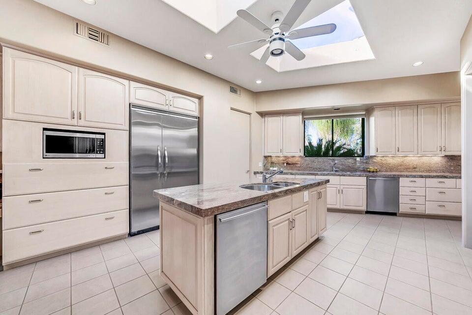 45625 Apache Road Indian Wells, CA 92210 - Photo 10 of 33 a28